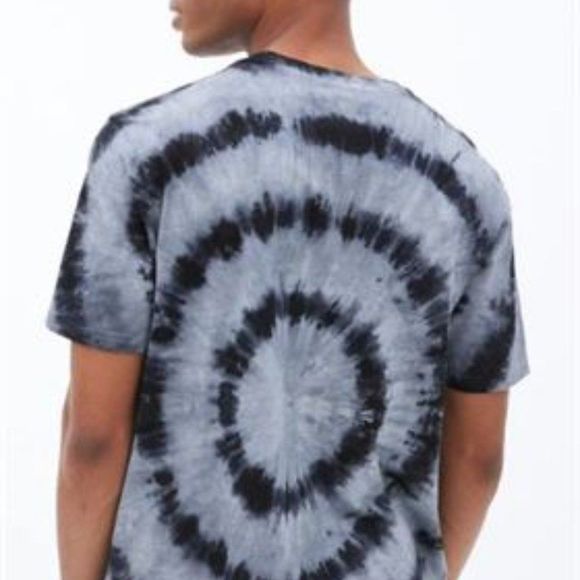 NWT JURASSIC PARK TIE DYE GRAPHIC TEE MENS SIZE LARGE - Picture 3 of 3